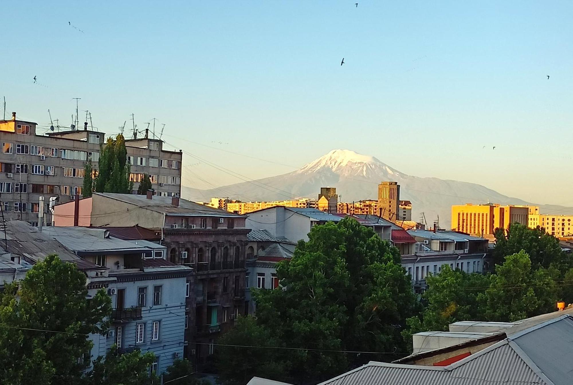 Umba Apartment N3 - Balcony And Mount Ararat View Yerevan Exterior photo